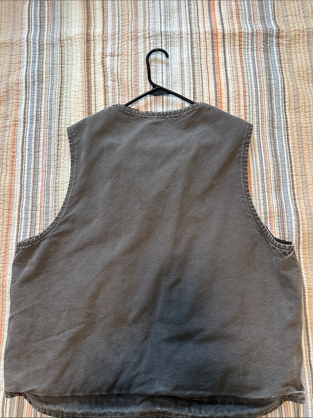 Early 00’s Carhartt Gray Vest with Black Sherpa Lining - Picture 3 of 6